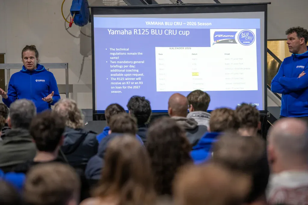 blu cru kick off3