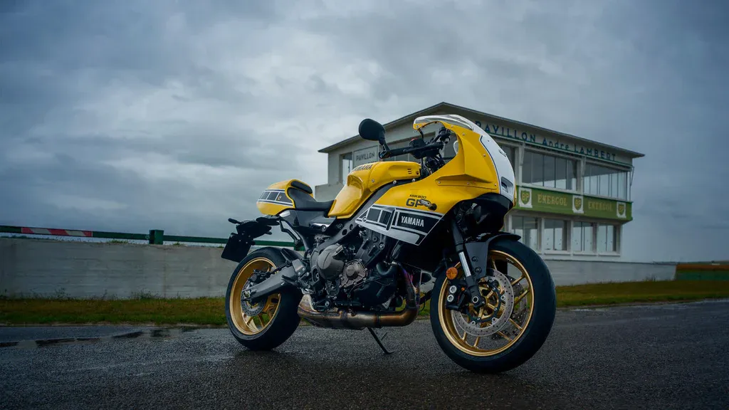 2026 XSR900 GP : NÉE DE LA GLOIRE 3 yamaha xsr 900 gp 2026 1