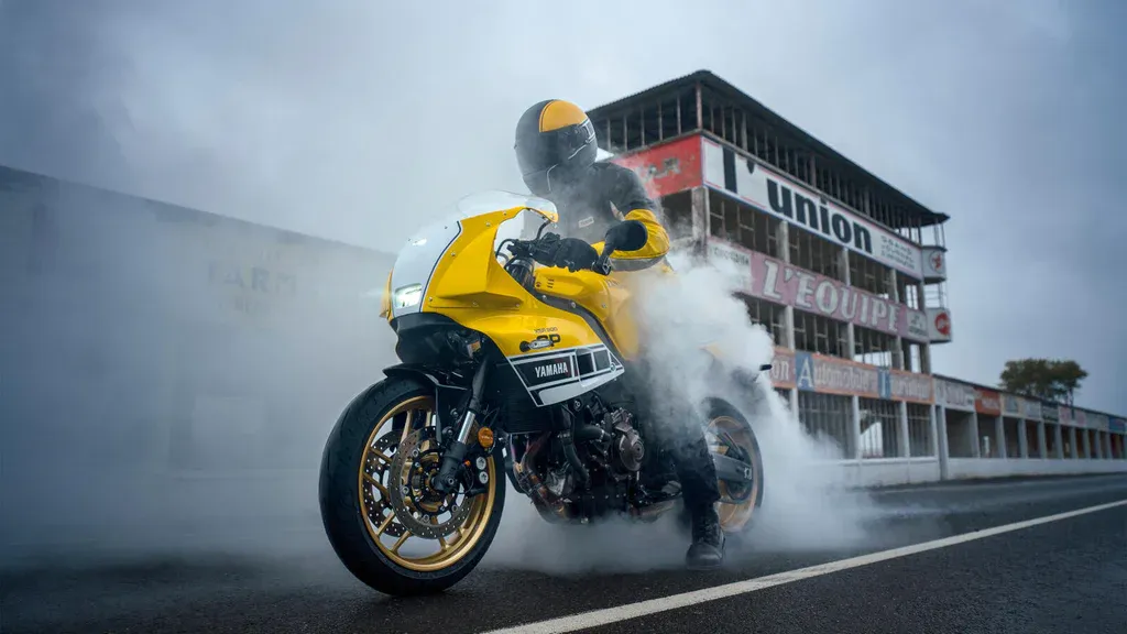2026 XSR900 GP : NÉE DE LA GLOIRE 2 yamaha xsr 900 gp 2026 2